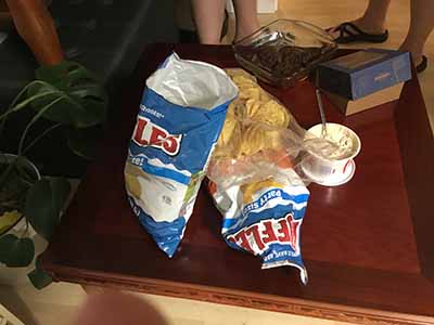 snack table'