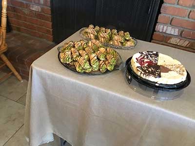 cannolis and cheesecake
