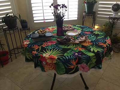 dessert serving table