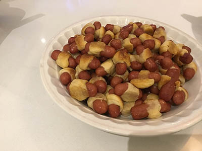 mini pigs in a blanket