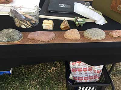 artist's table