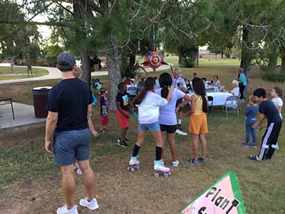 kids and piñata