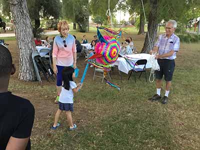 kids and piñata