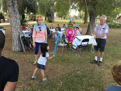 kids and piñata