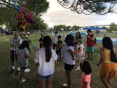 kids and piñata