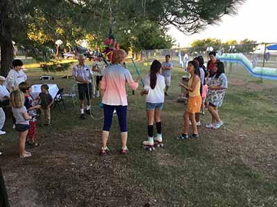 kids and piñata