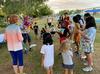 kids and piñata