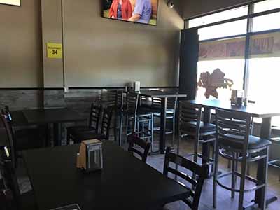 Foreva Wings restaurant: interior
