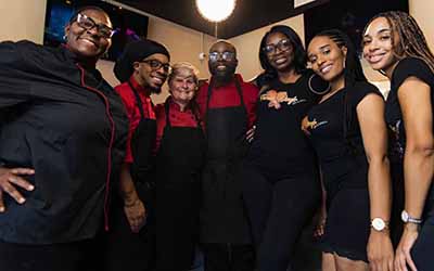 Foreva Wings restaurant: staff