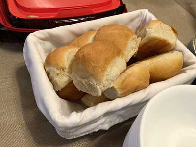 dinner rolls