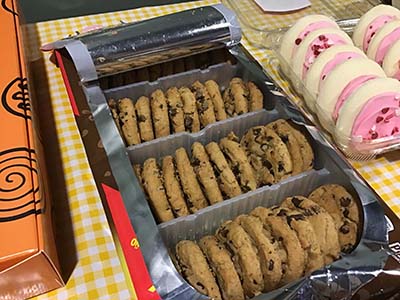 Chips Ahoy chocolate chip cookies